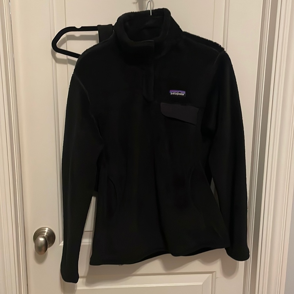 Black Patagonia Medium pull over